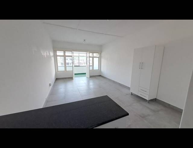 1 BEDROOM PROPERTY TO RENT IN SEA VIEW